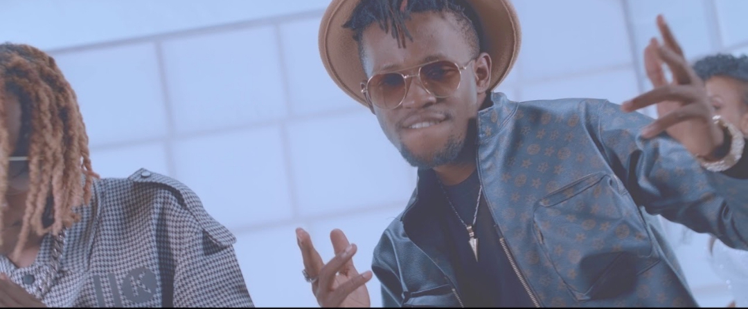 New Music: Dax Vibez teams up with Feffe Bussi on new “Nayye” – watch
